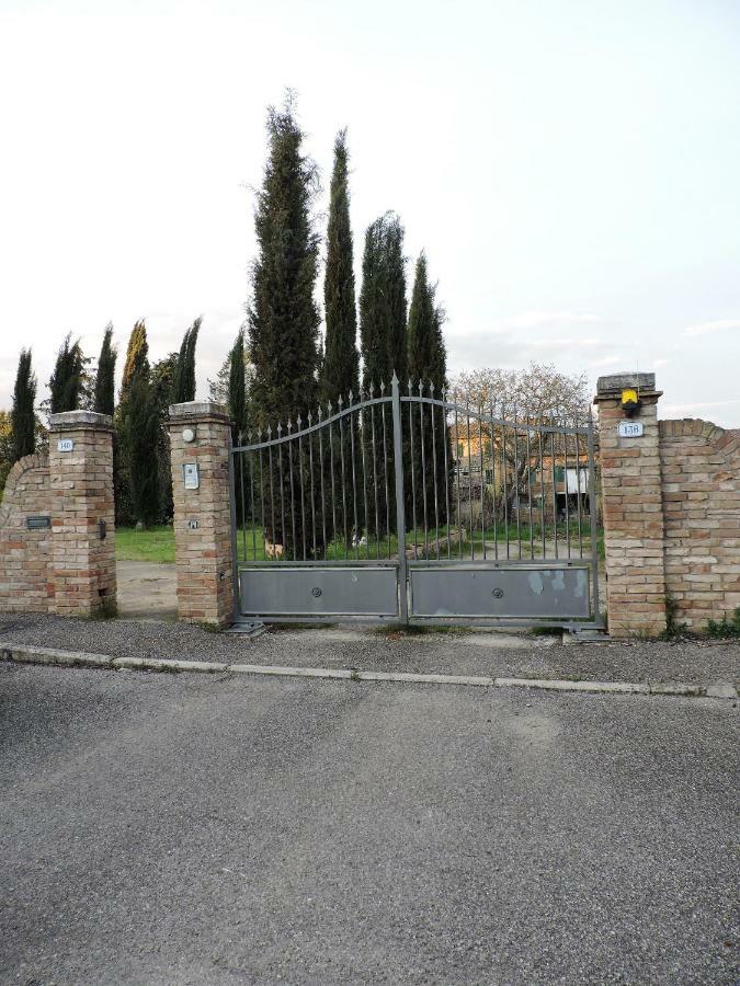 Hostal L'Aia Di Argia Ponte a Tressa Exterior foto